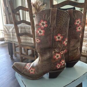 Durango 12” embroidered floral cowboy boot size 7.5
